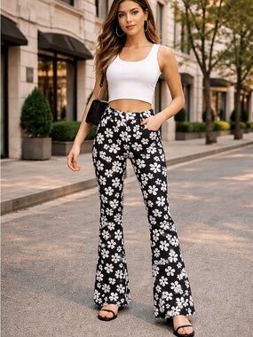 Floral High-Rise Flare Pants - Black & White